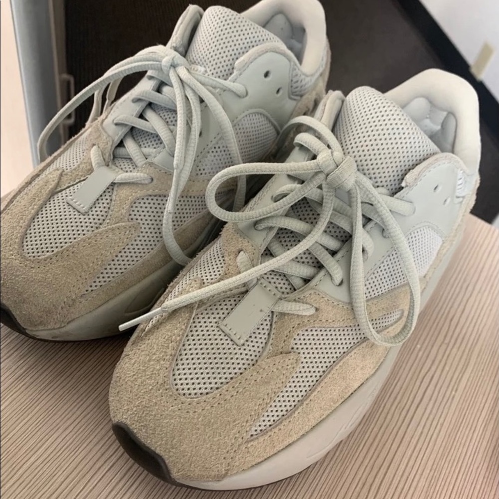Yeezy 700 Salt US 5.5 MEN 7 WOMEN